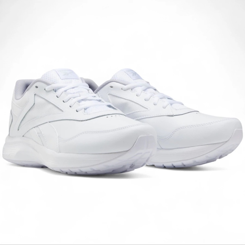 NWOT Reebok DMX Max Sneaker Shoes White
